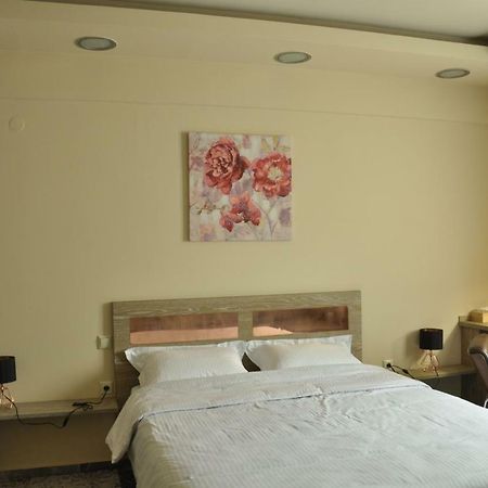 Agias Sofias Street Luxurious Studio Салоники Экстерьер фото